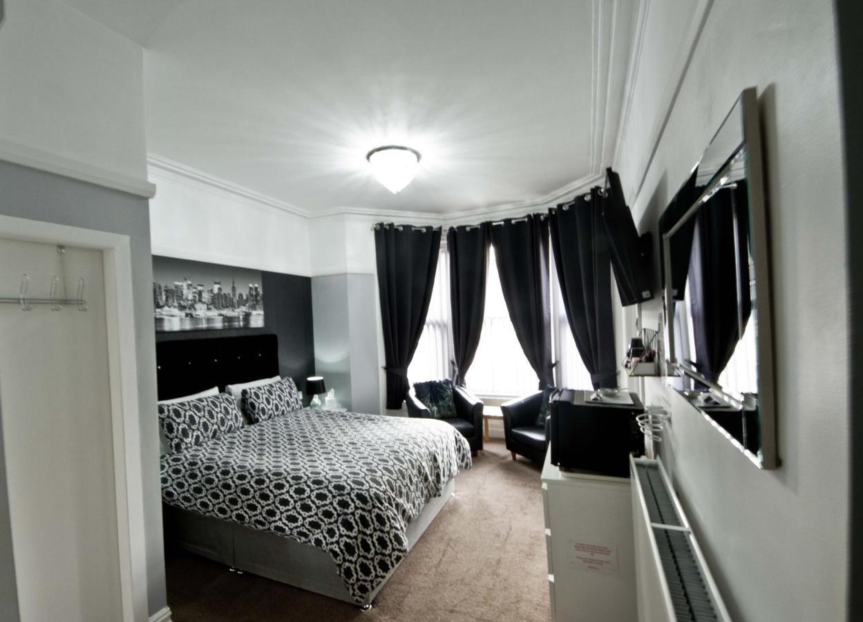 Rossall House , For Families & Couples 黑潭 外观 照片