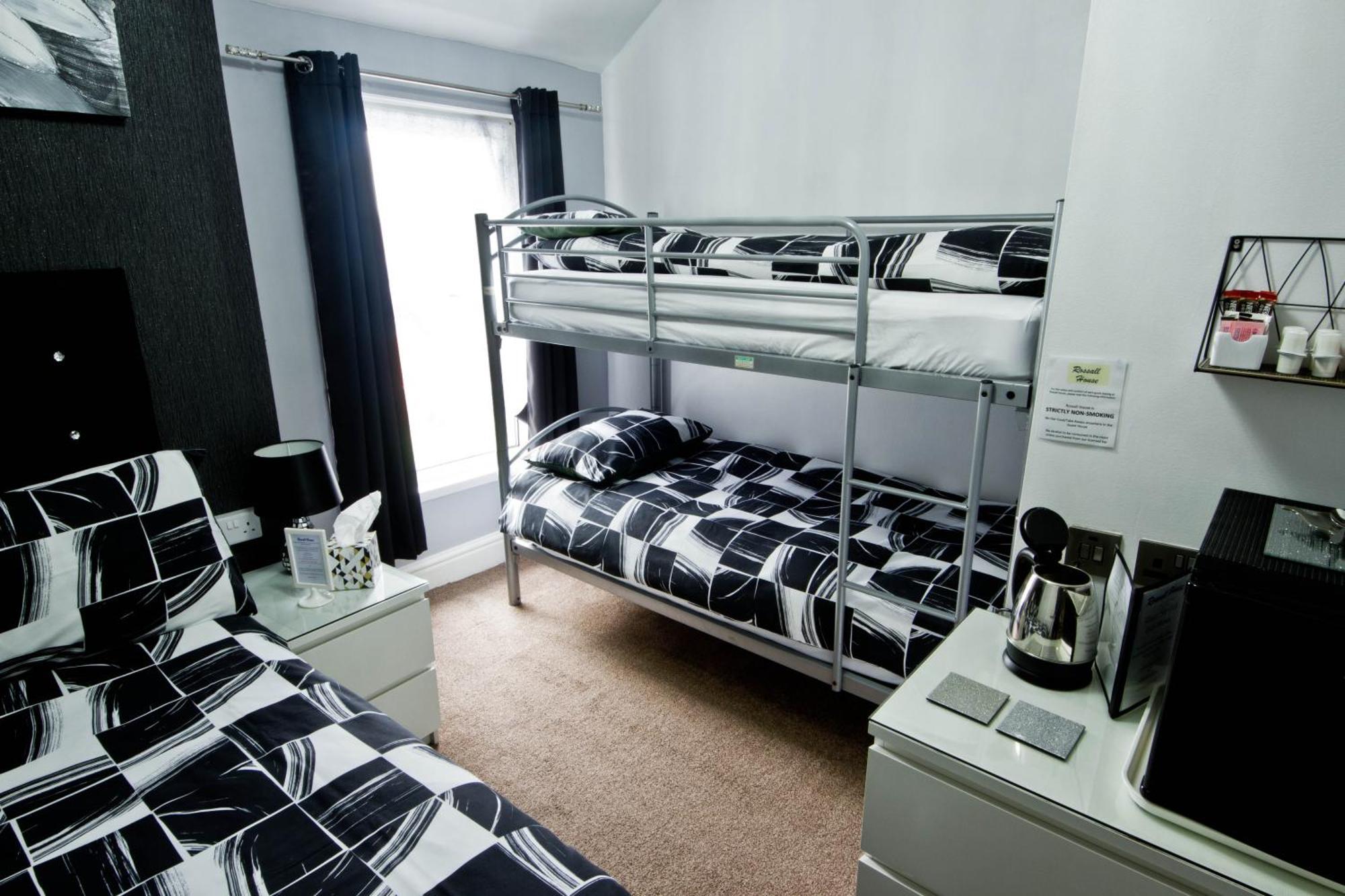 Rossall House , For Families & Couples 黑潭 外观 照片